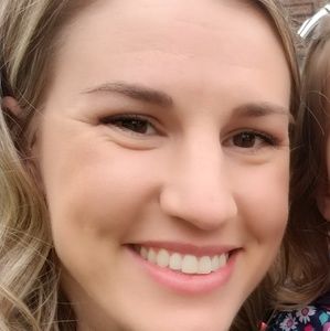 Meet your Posher, Elise